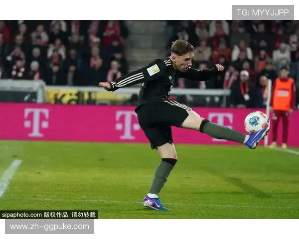 拜仁2-0十人圣吉罗斯,凯恩梅开二度助球队提前晋级