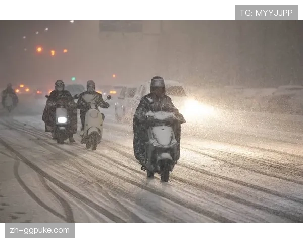 天气预警:本周末曼彻斯特地区可能降雨,曼市德比赛场条件受关注 天气预警:本周末曼彻斯特地区可能降雨,曼市德比赛场条件受关注